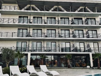 "Riviera Hotel" отель